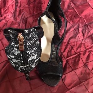Women’s shoes